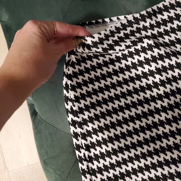 Black & White Houndstooth pencil skirt XS-S - Picture 3 of 4